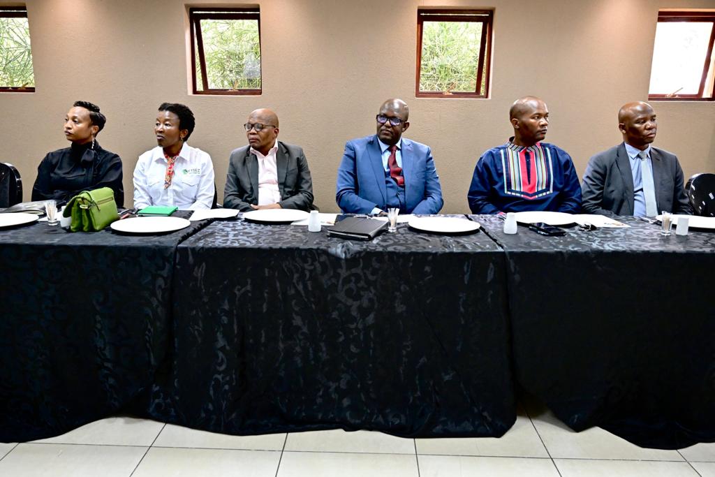 Limpopoecon's tweet photo. MEC Monama of @LimpopoLEDET flanked by Executives from LEDET Group of companies listening on during the media launch of Limpopo Investment Conference 23. 'We are here to launch the installation of the 3rd edition of Limpopo Investment Conference' GCEO of LEDA,  Thakhani Makhuvha https://t.co/mImFILWFmW