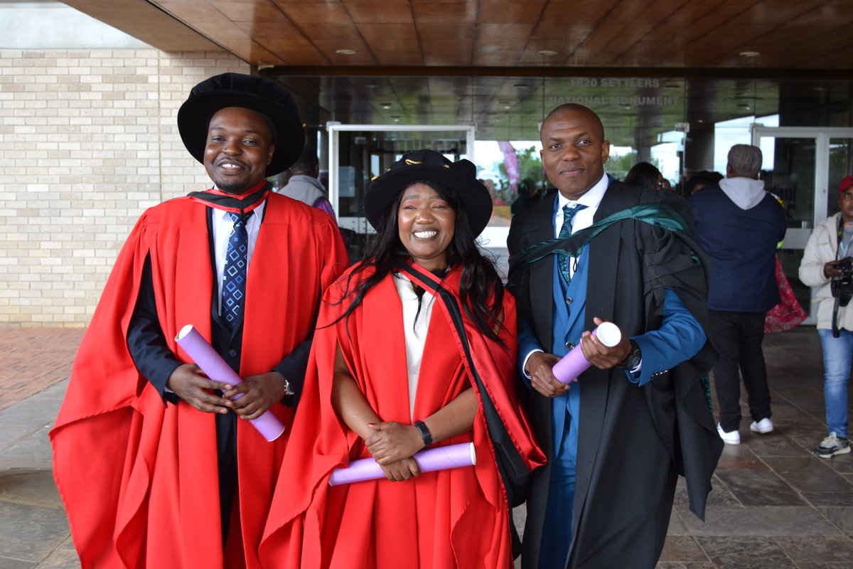 SAIAB (@nrf_saiab) on Twitter photo NRF-SAIAB would like to congratulate the staff, students and interns who graduated from <a href="/Rhodes_Uni/">Rhodes University</a> today.
Xolani Nabani received his MSc degree while Yonela Sithole, Matt Parkinson, Tadiwa Mutizwa, Katrina Heckendorn, Pule Mpopetsi and Ralph Watson obtained their PhD degrees. NRF-SAIAB would like to congratulate the staff, students and interns who graduated from <a href="/Rhodes_Uni/">Rhodes University</a> today.
Xolani Nabani received his MSc degree while Yonela Sithole, Matt Parkinson, Tadiwa Mutizwa, Katrina Heckendorn, Pule Mpopetsi and Ralph Watson obtained their PhD degrees.