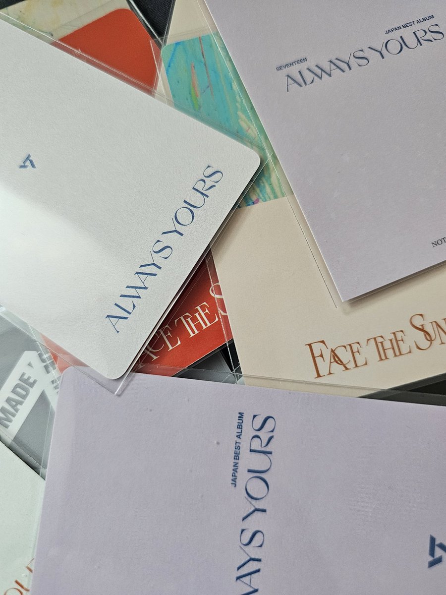 #rt+#follow+#맘찍 
세븐틴 개봉앨범 및 포카 나눔(+비공굿)
전에 참여율이 저조해서 지웠다가 다시 올리는 이벤트입니다!
배송비 부담여부 멘션에 적어주세요!
당발 : 10월 20일
당첨인원 : 5명

앨범은 헹가래 울싶않 박수 어쩌나 홈 등등 종류 많아여~
참저삭 🙆🏻‍♀️