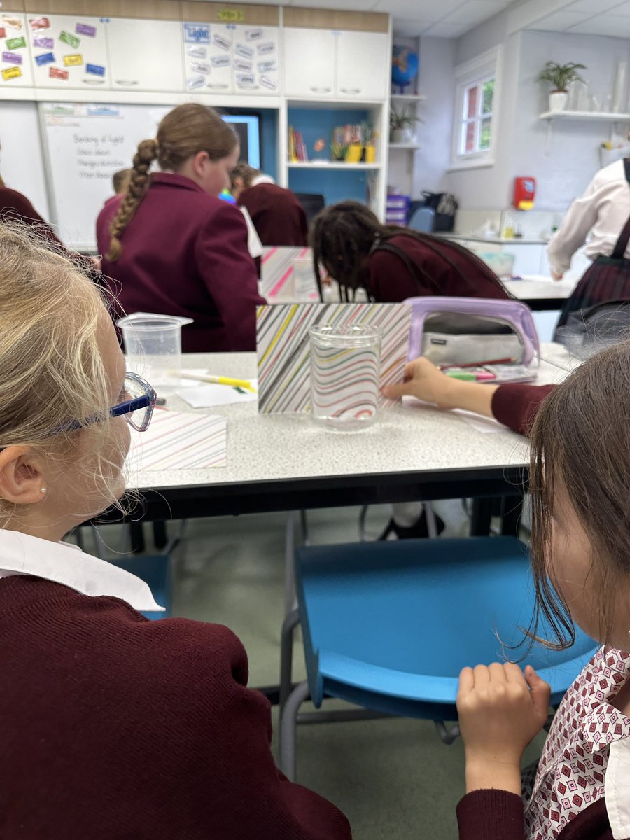 CCJuniorScience's tweet photo. Investigating refraction in #CCJScience with #CCJYear6. Clever tricks and rainbows. #CCProblemSolvers #CCEnquirers https://t.co/3FqOzqCBhS