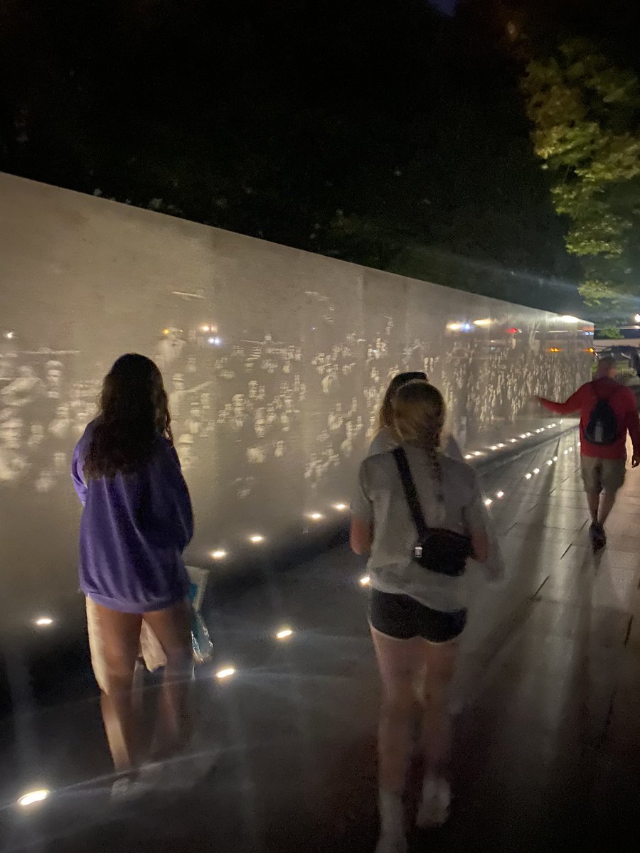 MrReid_HMS's tweet photo. WW2, Lincoln, Vietnam, and Korean memorials last night! https://t.co/az8agIKa9R
