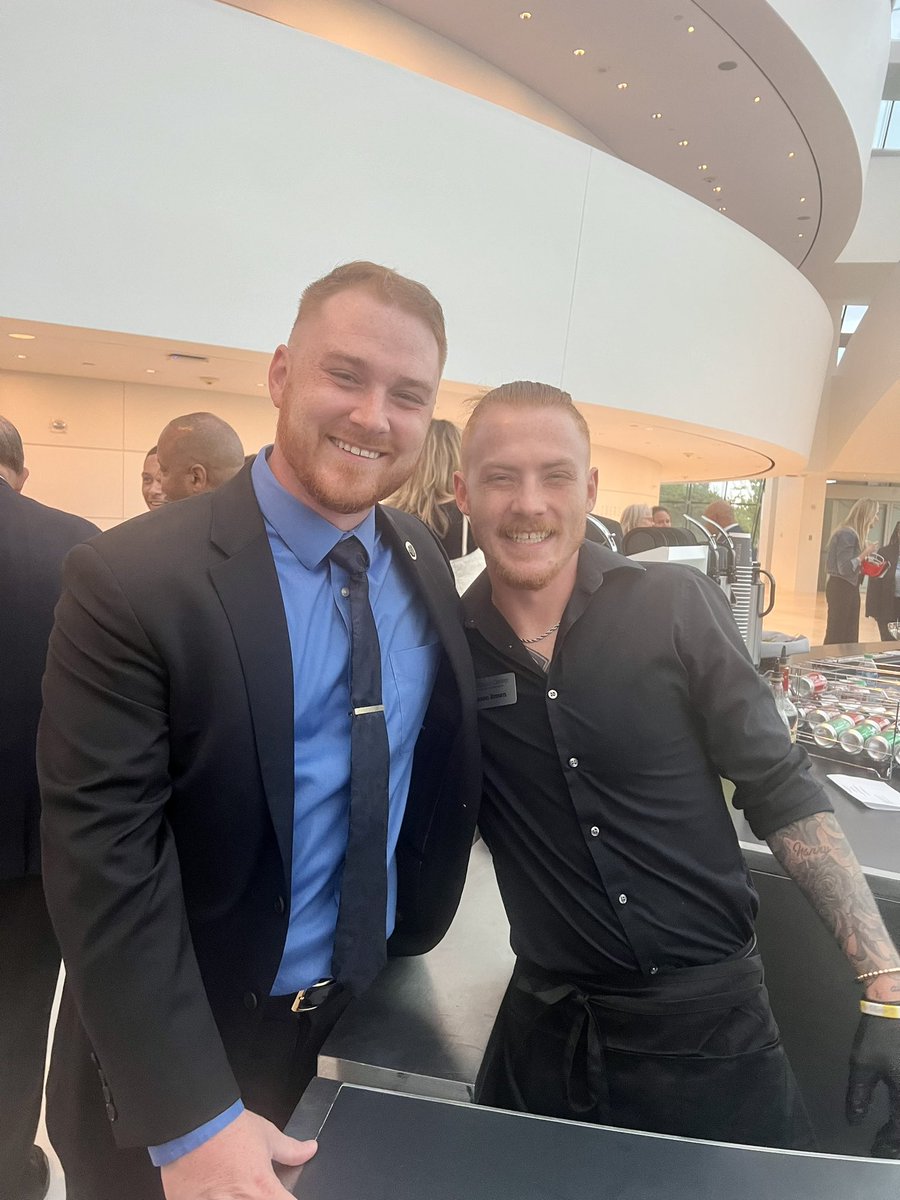 Patty4MO's tweet photo. The annual Labor Management Council reception was fantastic. Catching up with people &amp; meeting new supporters. One of the highlights- meeting @WadeKiefer doppelgänger #UnionStrong #Solidarity #MOLeg https://t.co/dtY8lnzqk4