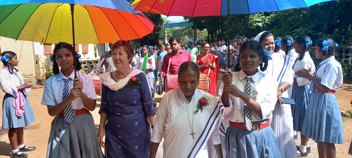 Saphara founder Dr Christine Burnett is delighted to be celebrating 25 years in India.
'When I first came to India in Oct 1998 I could not have imagined the impact that India would have on me. It's wonderful to be here to celebrate this milestone among amazing tribal girls!'