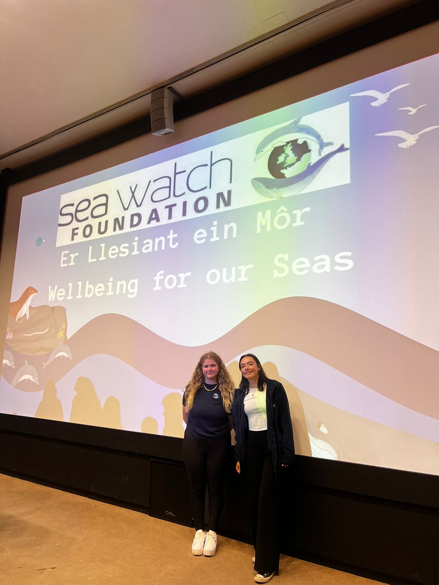 Our #outreach officer Elan and research and outreach assistant Chloé went to #BangorUniversity to conduct a talk to #Endeavour, #Zoology and #Bird-watching societies last night. Talking about #marinemammals and #howtogetinvolved 🐬🦭