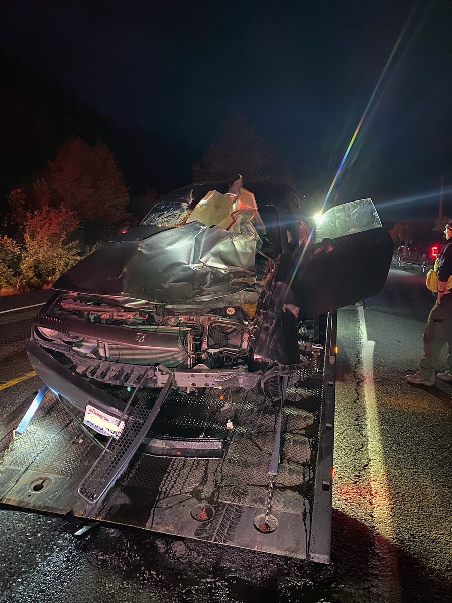 *Elk Crossing* Use caution, especially hours of darkness while driving on Blewett Pass.  Only minor injuries were sustained to the occupants. <a href="/WSDOT_East/">WSDOT East</a>