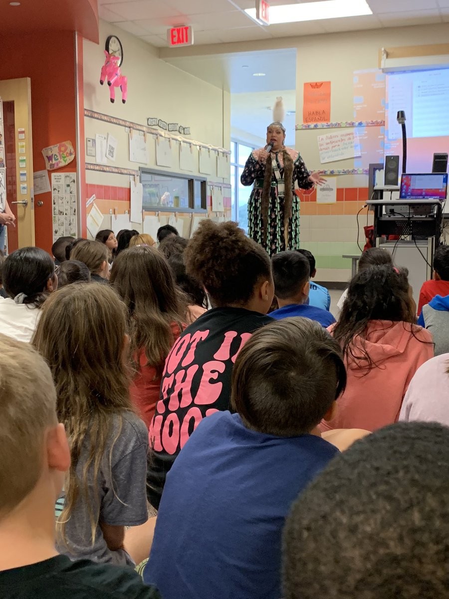 Always great to see Nan from Austin Pow Wow! She never fails to share amazing knowledge about the indigenous people in Central Texas today and how traditions are being kept alive. #leadreed <a href="/Reed_Elem/">Reed_Elem</a>