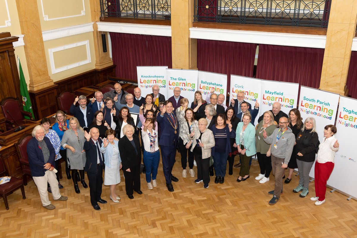 Lovely event last week in Council Chambers to recognise all the amazing work done throughout the year by the six Learning Neighbourhoods in Cork City. 
#corkcelebrateslearning