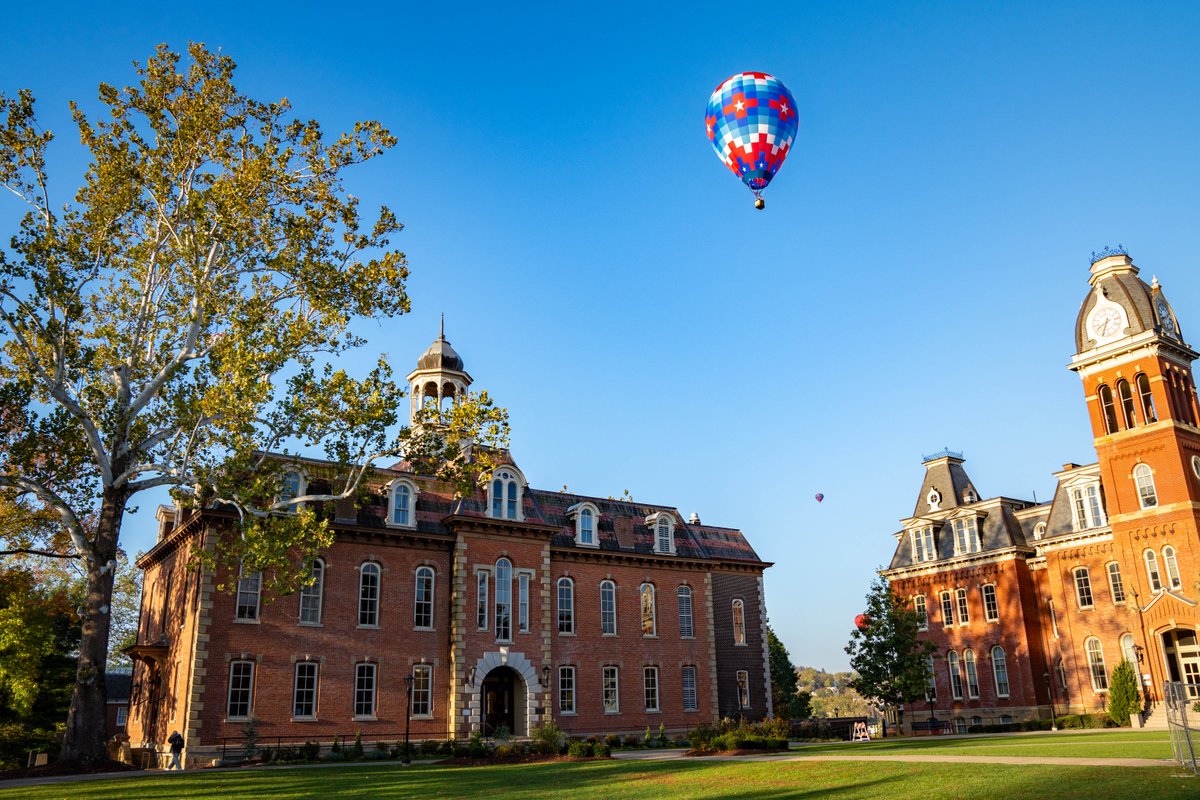 The Morgantown skies are filled with color, and we aren't just talking about the leaves! 👀 Keep an eye on the skies this weekend (10/13 - 10/15) for the annual Balloons Over Morgantown event! 🎈