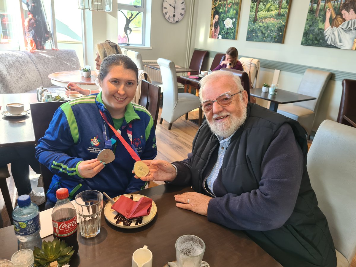 We were honoured to welcome World Special Olympian gold &amp; silver medalist, Emma Costello and her mum Siobhan to meet with our wonderful Happy Days superheros.
Thank you to everyone involved