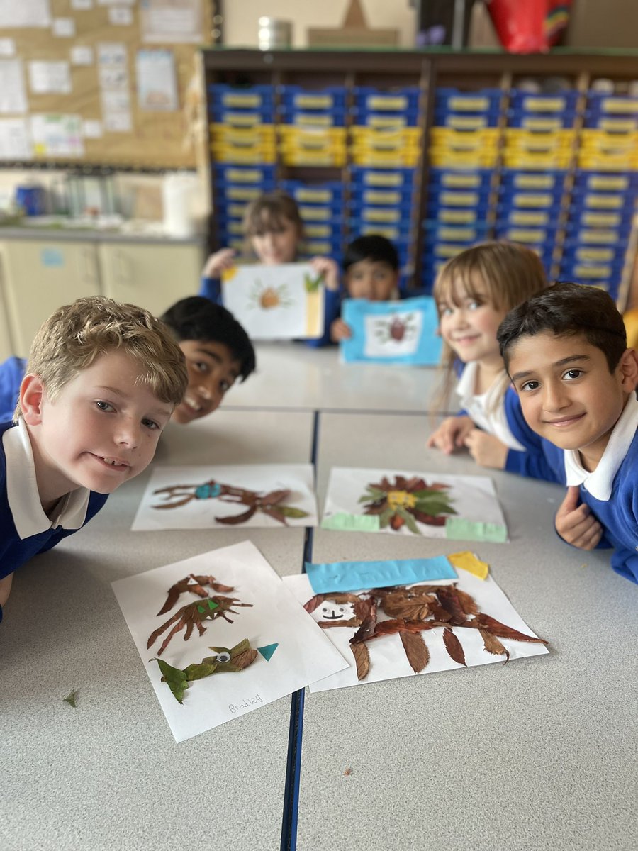 stjosephskly's tweet image. Happy smiling faces after a lovely afternoon creating autumn inspired pictures 3 #OakClassRules