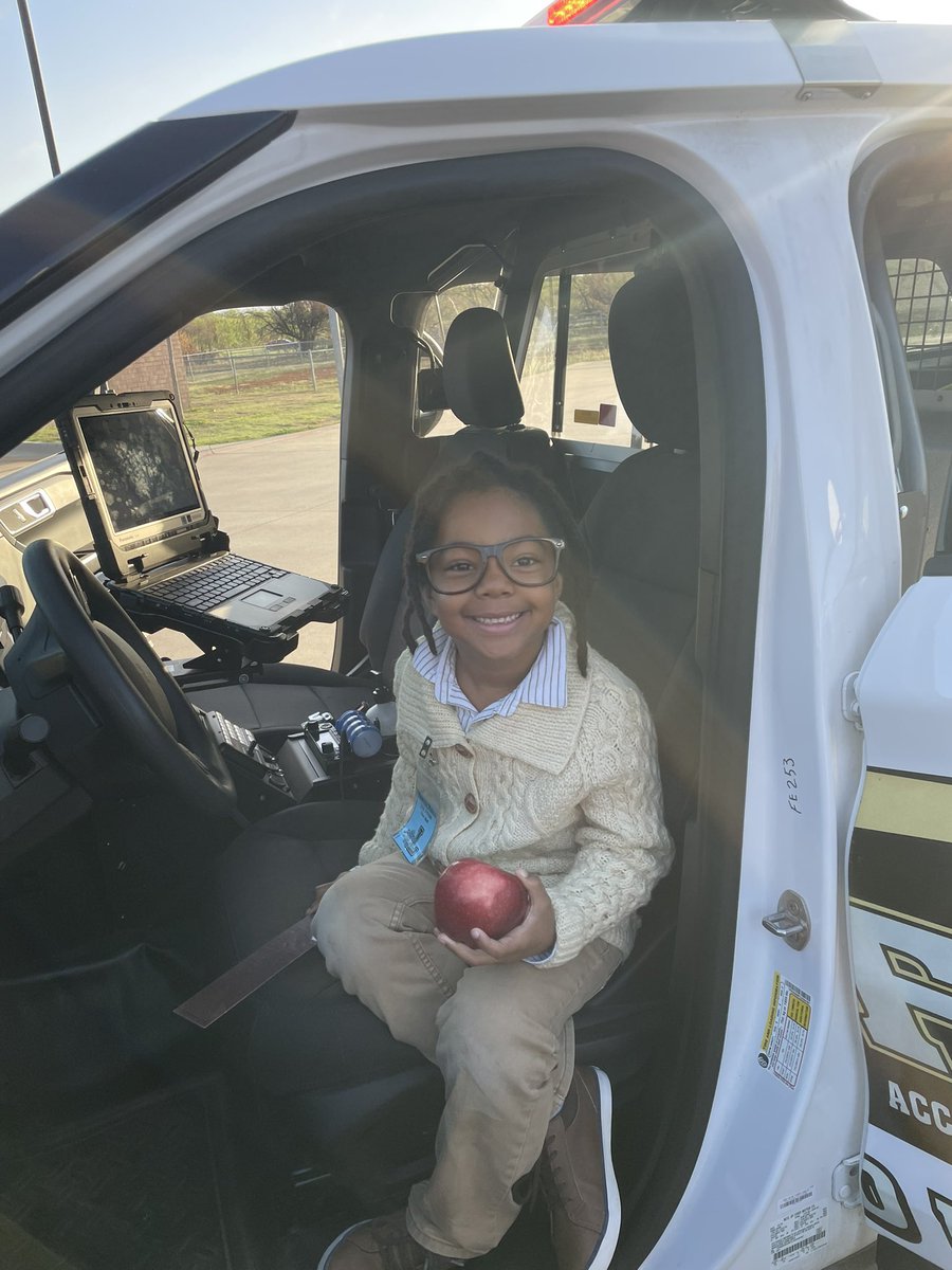 Miss Osborn tweet media