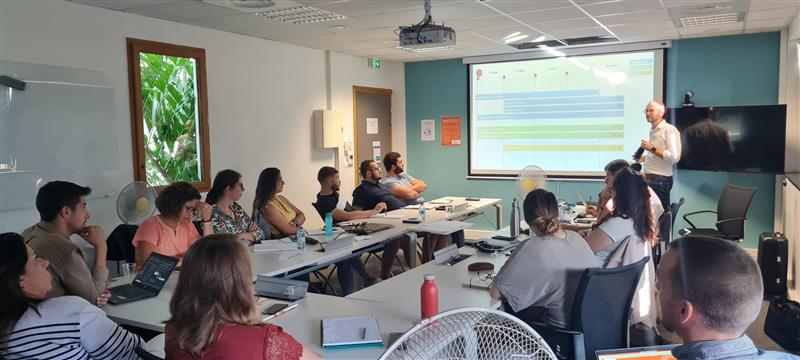 🌱 Visite du Groupe Oxyane dans nos bureaux Montpelliérains 🏢

Nous étions ravis d'accueillir l'équipe de nouveaux collaborateurs du Groupe Oxyane 💼 composée de 11 techniciens vendeurs et agroenvironnementaux 🌍, spécialisés dans la Grande Culture et VAM 

#Agriculture