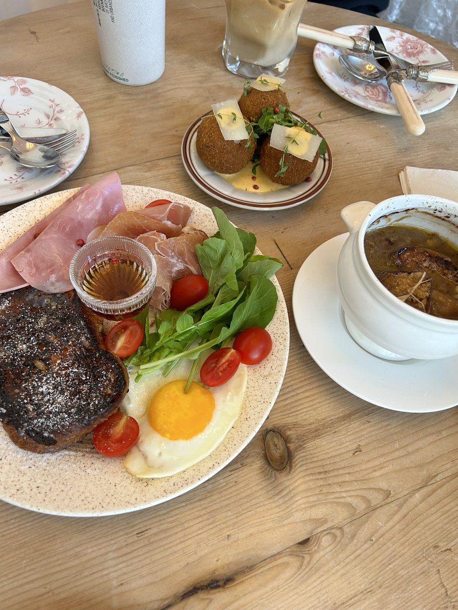 zhoumi_419's tweet photo. 우리의Tea Time☕️ 맛있다 맛있다👍 #려욱 #조미 #슈주엠 #𝐅𝐨𝐫𝐞𝐬𝐭𝐅𝐨𝐫𝐑𝐞𝐬𝐭 https://t.co/eiYmiGKecf