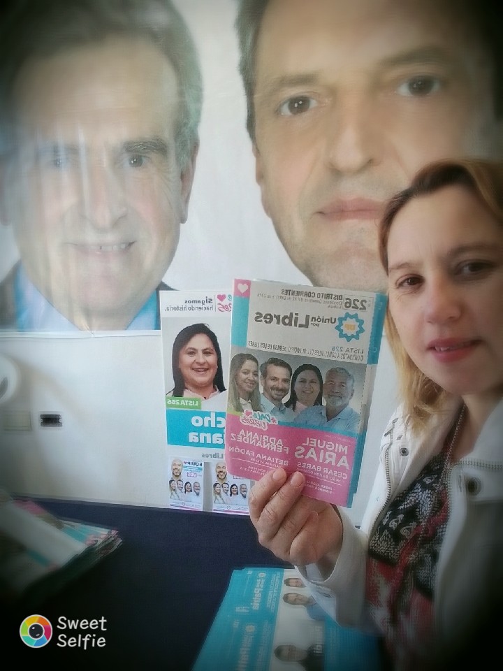 GloriaSoledadP2's tweet photo. @Mariapilar1397 #MassaPresidenteEnPrimeraVuelta 
#DaleLibres 
#DaleAdrianaFernandezConcejala💜🇦🇷✌️ 
Uni🌞n por la patria https://t.co/gqdzyA8myY