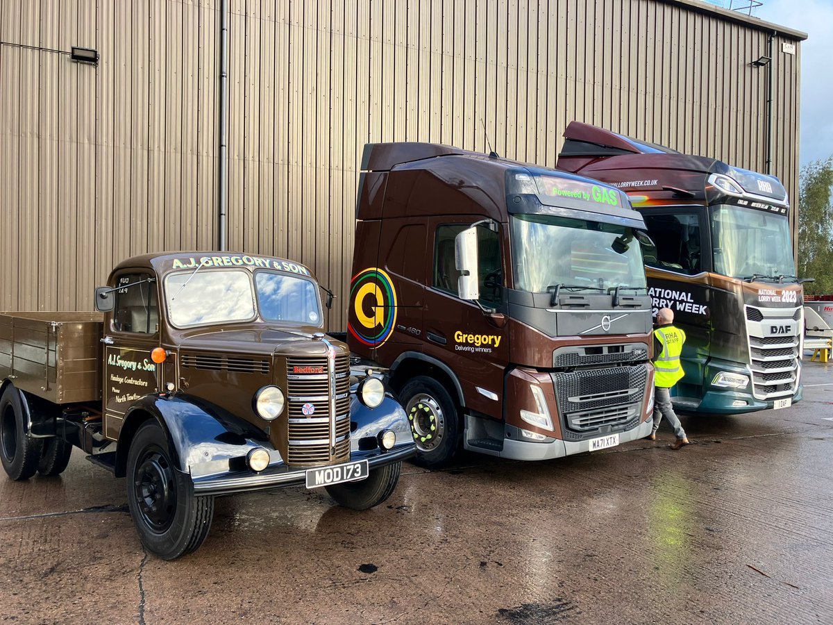 RHANews's tweet photo. The #NationalLorryWeek Roadshow continues! 

We spent the morning at @gregorydist 🚛 It was brilliant to see their collection of historic trucks, including their first one ever! 

Fantastic to see @howardtenens at the Gilders truck stop supporting #NLW2023 today as well! https://t.co/QkgozU4aWq
