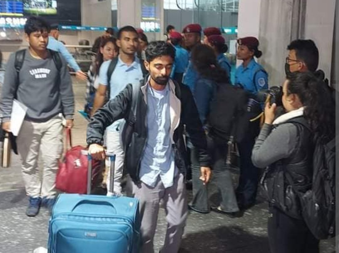 गल्ती गर्दा खुला आलोचना, राम्रो गर्दा खुलेर प्रशंसा !

इजरायलबाट आफ्ना नागरिकको उद्दार थाल्ने नेपाल अन्तिम रास्ट्र होइन l अझै छिटो गर्नुपर्थ्यो, आग्रह सहि हो तर थुप्रै `बलिया´ देश भन्दा यो पटक नेपाल अघि भएको छ l नागरिकले संकटमै खोज्ने हो सरकार l बधाई छ सरकार !