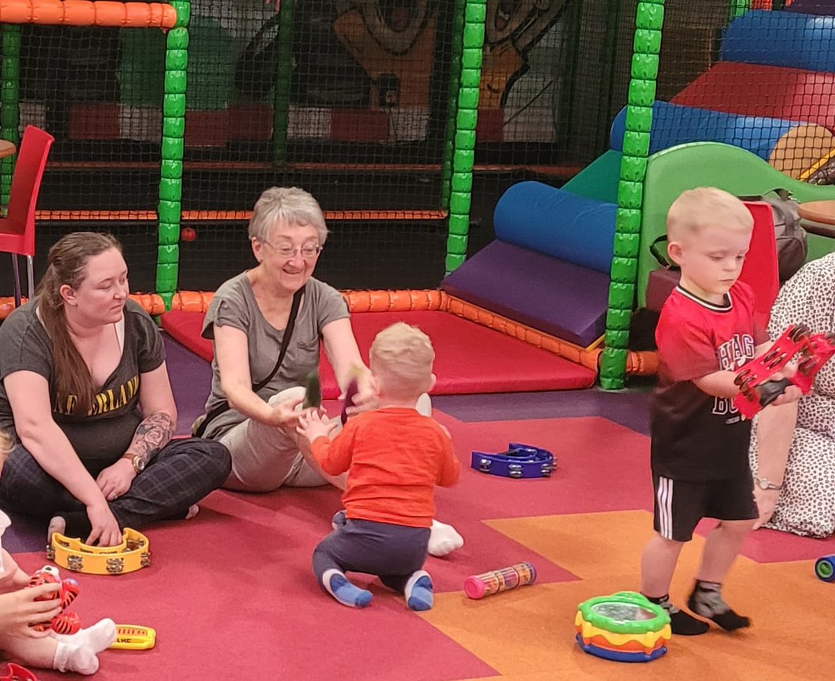 We are looking for VOLUNTEERS to help with our family support and group activities. 
Our next Volunteer Preparation Course starts Thursday 9th November. 
It's a 6 week course (every Thursday 9:30 – 2:30) with all resources, lunch and travel costs provided.