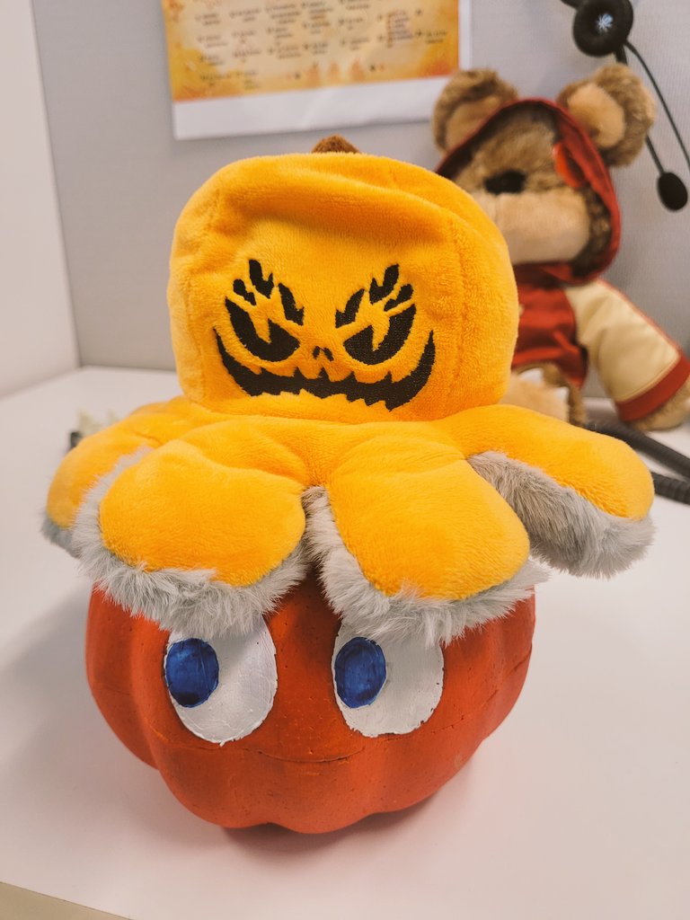 theaznmamba's tweet photo. Spoopy szn https://t.co/je7YzFvomD