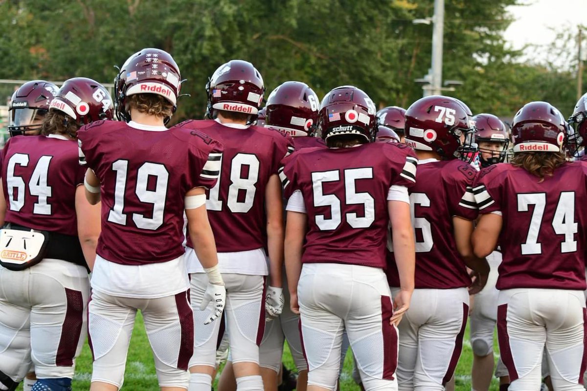 The dukes will be playing at Lagrange tonight @7:30!! The theme is pink out! Come out and cheer on your team!!
GO DUKES!! 🏈