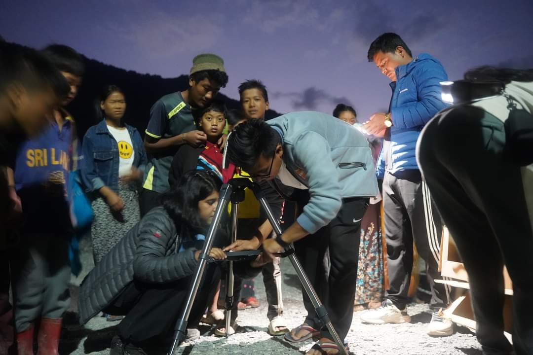 PAS_Office's tweet photo. #7th #8th 
#EasternRukum 
#AstronomyOutreach 
#PAS_TEAM #telescope_handover https://t.co/sdCJXPJOOS