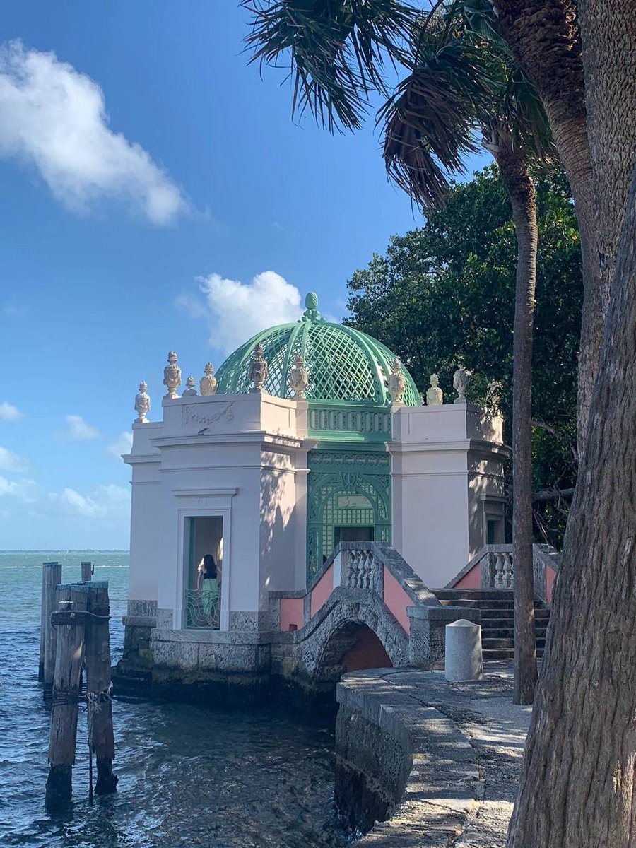 Today I want to share with you an unforgettable museum trip. This time I came to the Vizcaya Museum in Miami, Florida, USA. A charming Italian estate, Vizcaya is one of Miami's most historically and culturally significant landmarks