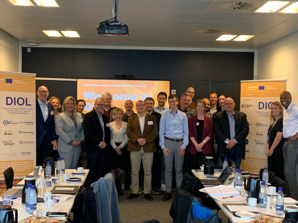 H_vandenberghe's tweet photo. Connect &amp; innovate: The green power plant of EU 💡🍀✈️

The past 2 days Vives had the opportunity to join the #InterregDIOL partnermeeting in Esbjerg, Denmark to help set in motion the logistics needed to develop the offshore renewable energy system in the North Sea Region https://t.co/O1OJp2hZnR