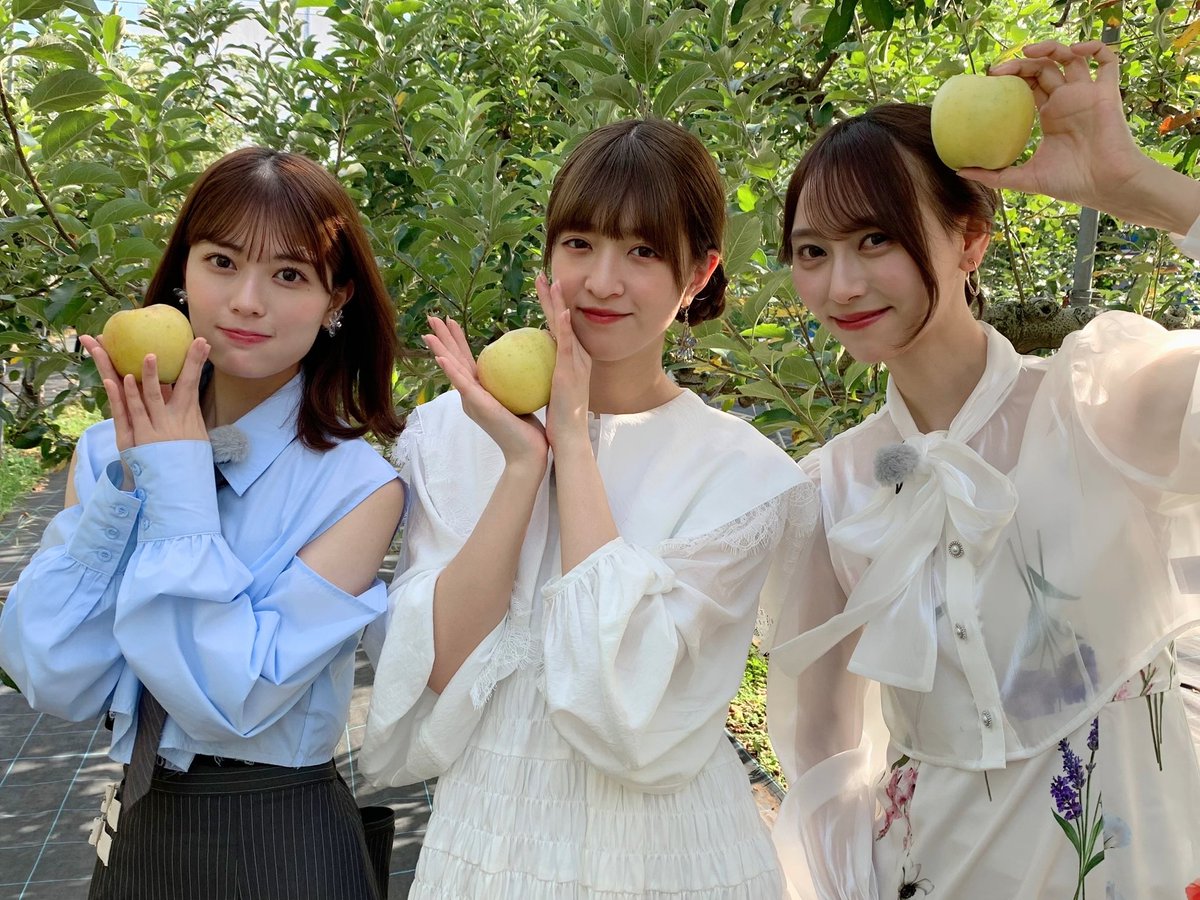nogizaka46's tweet photo. このあと24:00～BSテレビ東京「東京パソコンクラブ」に #吉田綾乃クリスティー  #弓木奈於 #岩本蓮加 が出演✨ナレーションを務めるのは #佐藤璃果 です！
是非ご覧ください👀

#乃木坂46
#東京パソコンクラブ
https://t.co/Gxtbh1LRW8 https://t.co/Wo4rQHMlLz