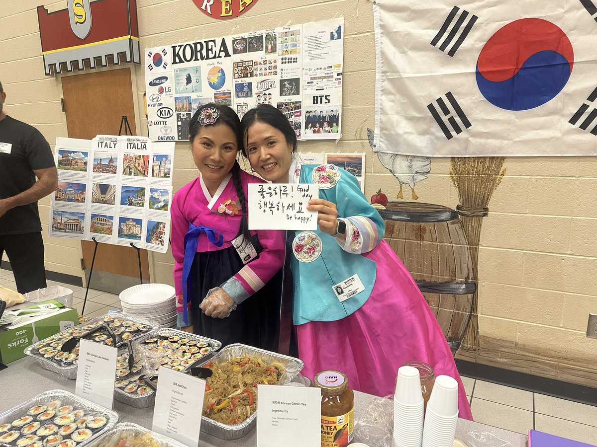 SharonElemS's tweet photo. Thank you to everyone who helped make Culutral Night a success. Sharing our cultures and traditions with each other helped us grow closer as a Sharon community! #SharonStrong https://t.co/IZKVHE0LpX