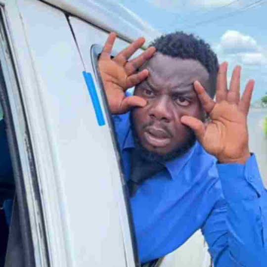 C_omb_O01's tweet photo. Me when I see someone vibing to shalipopi music "oscroh" https://t.co/ys2GpVc6Aw