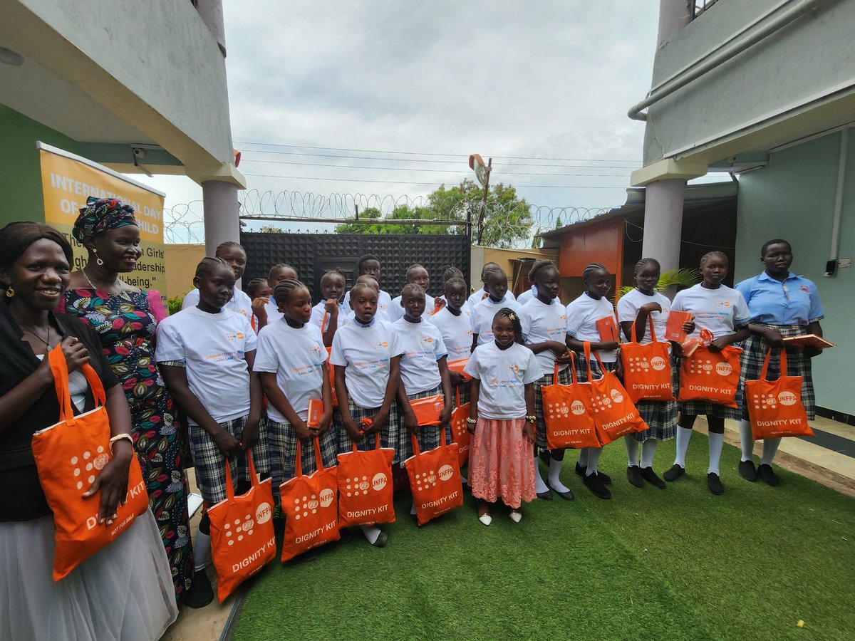 UNFPASouthSudan's tweet photo. Our #Rep4ADay visited Hope Restoration, a woman led organisation that inspires girls
"I was once a girl and now a woman working. Education is key to success, complete your education, be smart, believe in yourself and let society not limit you" Angelina Nyajima
#LetGirlsLead https://t.co/cxFpXm8tK3