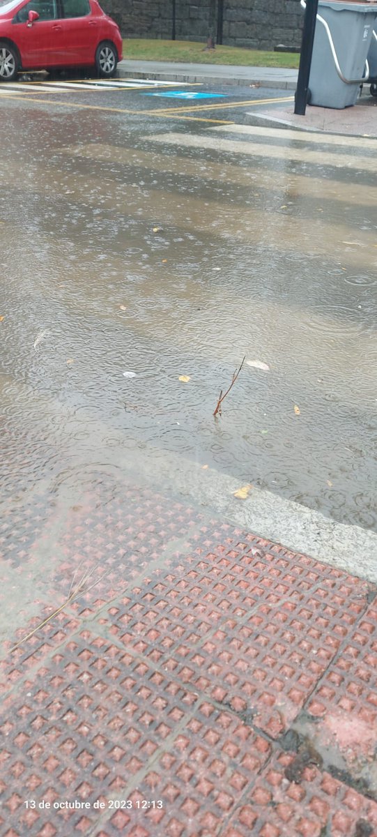 sector7_coruna's tweet photo. ⚠️ Precaución ⚠️
📌 Avda García Sabell: ambos sentidos entre Repsol y Espacio Coruña por balsas de agua
📌 José Vázquez Rozas por acumulación de agua
📌 Acceso en coche y peatonal a Carrefour
🙏🏼 Las alcantarillas por favor, q llevamos meses pidiendo q se limpien, así como el barrio...q no hay limpieza viaria
@ConcelloCoruna
@CorunaSostible @bombeiroscoruna  #coruña #recintoferial