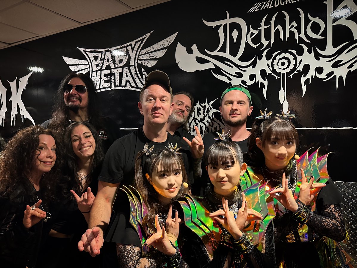 BABYMETAL_JAPAN's tweet photo. Thank you for coming to THE BABYKLOK TOUR 2023 TOUR FINAL in Los Angeles🌴
Thank you @MordhausTweets @jasonGRIN

#BABYMETAL #BABYMETALWORLDTOUR2023 #THEBABYKLOKTOUR #LOSANGELES https://t.co/vprp7kxkXg