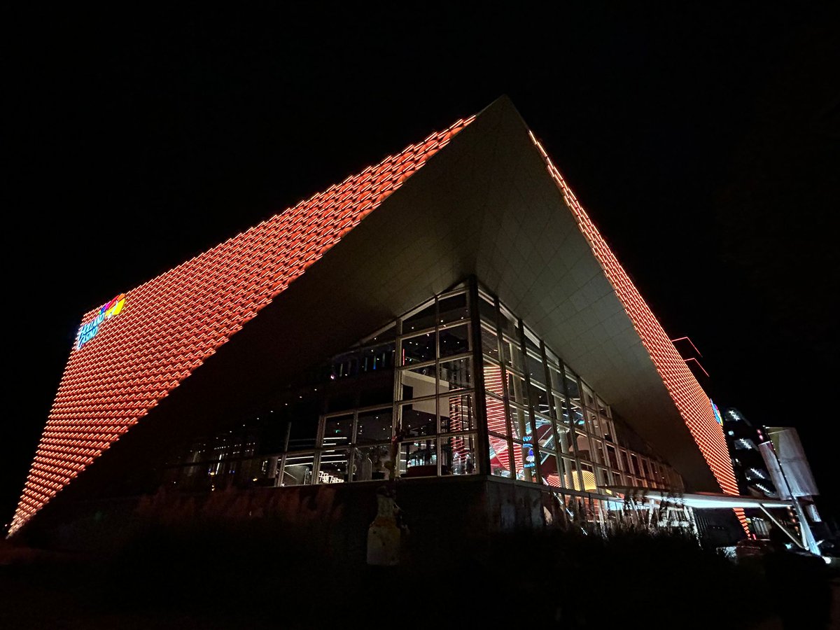 4Building's tweet photo. Op donderdag 5 oktober organiseerden we het 4Building Relatie Evenement. Met een selecte groep van onze lopende opdrachtgevers kwamen we samen bij een van onze projecten; het @hollandcasino Utrecht. Lees hier meer over het evenement: https://t.co/LPVU1DXKtq.  #4Building https://t.co/DhWOci5Gs5