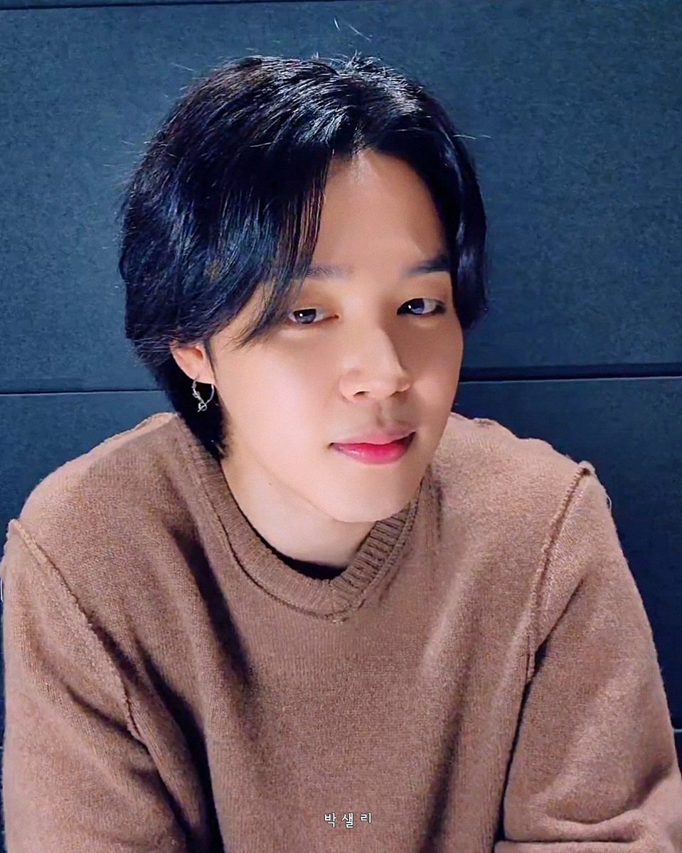 PJM_data's tweet photo. Jimin mentioned music twice in his live and we're exited! 👀

🐥I'm working hard on music too! I really want to show you and there's lots I've worked on!

🐥Am i working on music? Yes i'm not sitting still, I also keep out trying things to show you guys. I'm happy lately! https://t.co/KltSTaeKxG