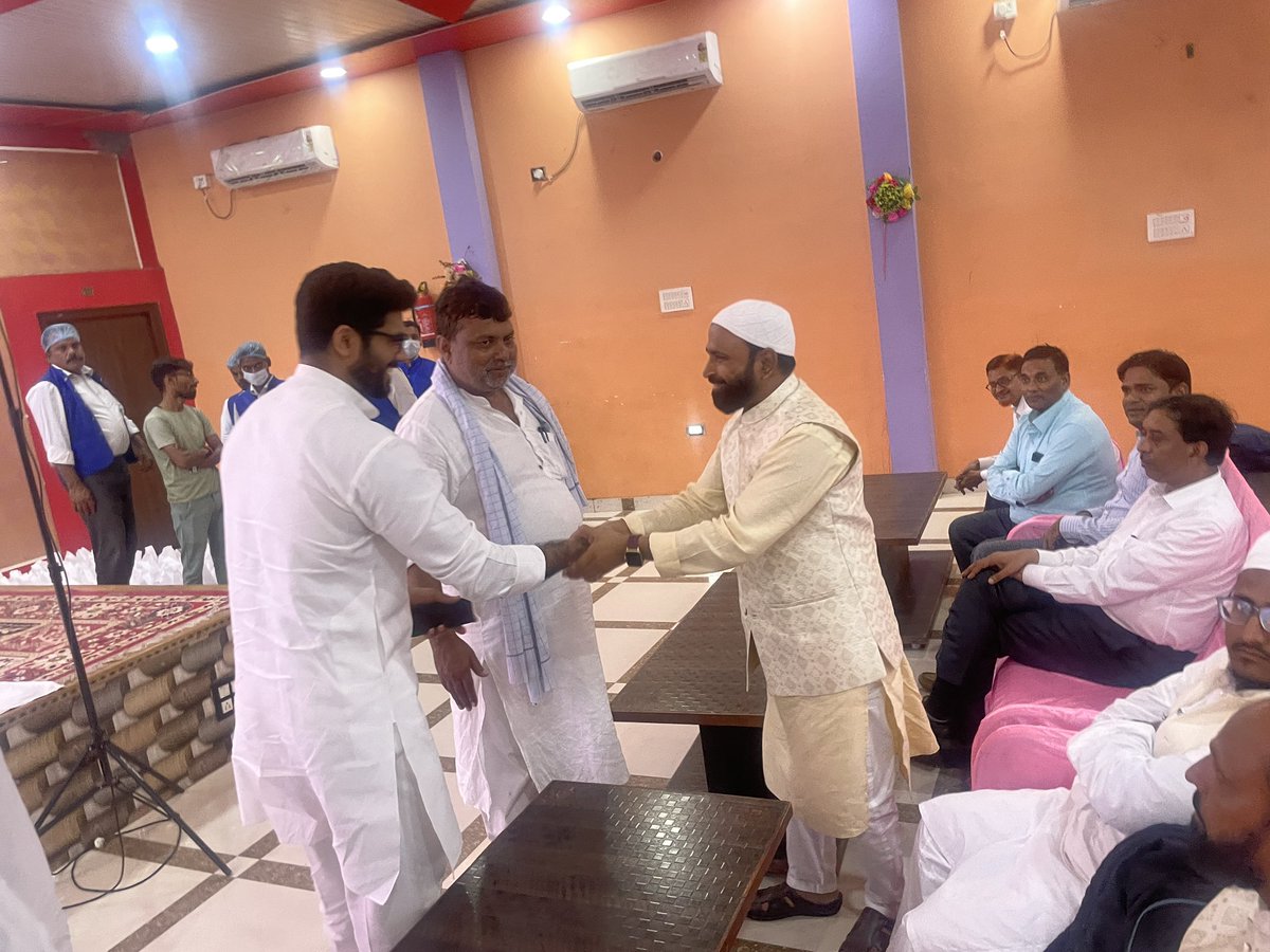 princerajpaswan's tweet photo. रालोजपा खगड़िया जिला अध्यक्ष जनाब मो० मासूम साहब की सुपुत्री डॉ नाज़िया परवीन जी के निकाह में शामिल होकर बधाई एवं शुभकामनाएँ दिये। https://t.co/MeXyrYLRZ4