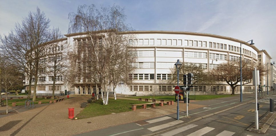 Docent doodgestoken en twee zwaargewonden bij mesaanval op Franse school rtlnieuws.nl/nieuws/buitenl…