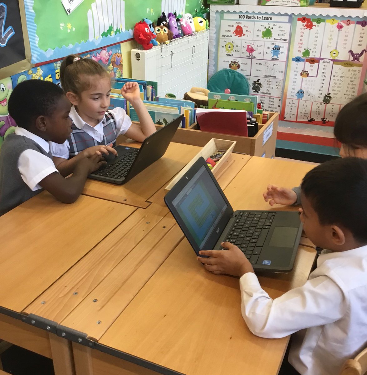 SJC_Infants's tweet image. #SJCR6 have been testing their mouse skills in their computing lesson this morning. 💻 #SJCComputing #SJCInfants