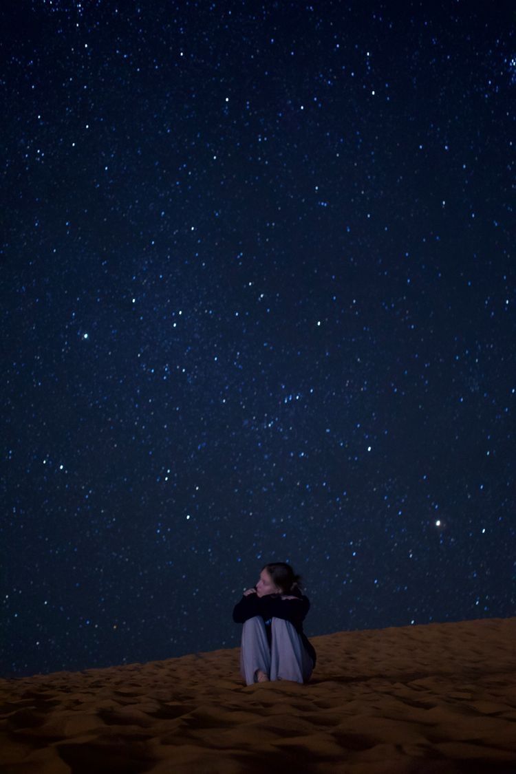 'Somos todos iguais, mas alguns de nós olham para as estrelas' Oscar Wilde