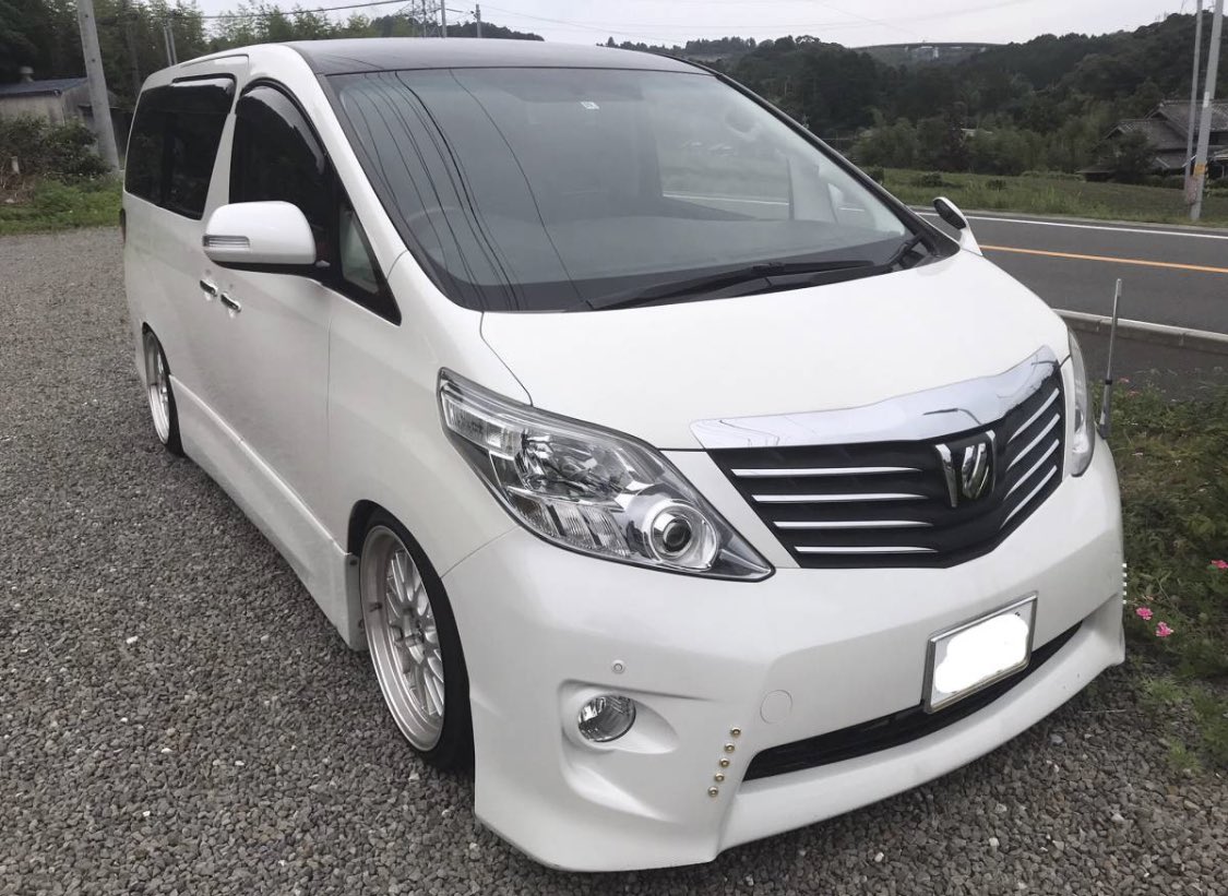 ZwGt0's tweet photo. 30万円で売ります。
気になる方dm下さい
#トヨタ　#アルファード　#車　#売ります https://t.co/qBPfs2cnZY