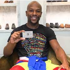 DatabaseGodFBA's tweet photo. @MsKKester @FloydMayweather Brothers and Sisters of my Freedmen/FBA Family,  this👇🏿 is the image of a man only out for himself and a TRAITOR. 

"Standing with" either side of that war in the middle east is the mark of a traitor and @FloydMayweather MUST be cancelled by US ALONE! Continue NOT w/ this CLOWN! https://t.co/nLCV4lMkjZ