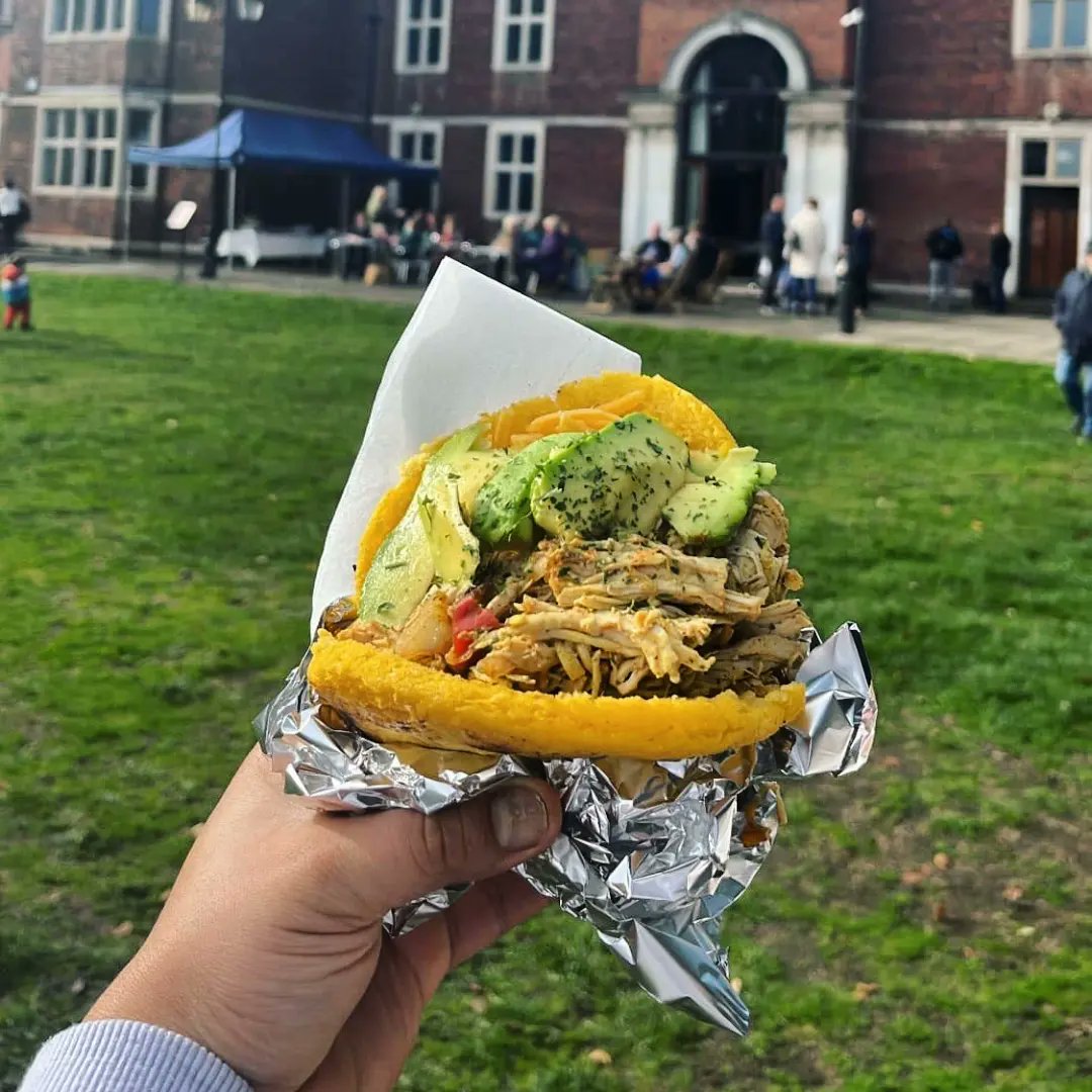 Lunch? ✅️ 
Drinks? ✅️ 
Snacks? ✅️ 
A break for a cuppa? ✅️

Here's who's at #Charlton House with us this Sunday at #HornFair, bringing the "yum!"'s and "ahh!"'s: greenwichheritage.org/events/horn-fa…
 
🌭🍹🥙🌯🍻🍓☕️🧁🍩

#streetfood
#AllsFairAtHornFair