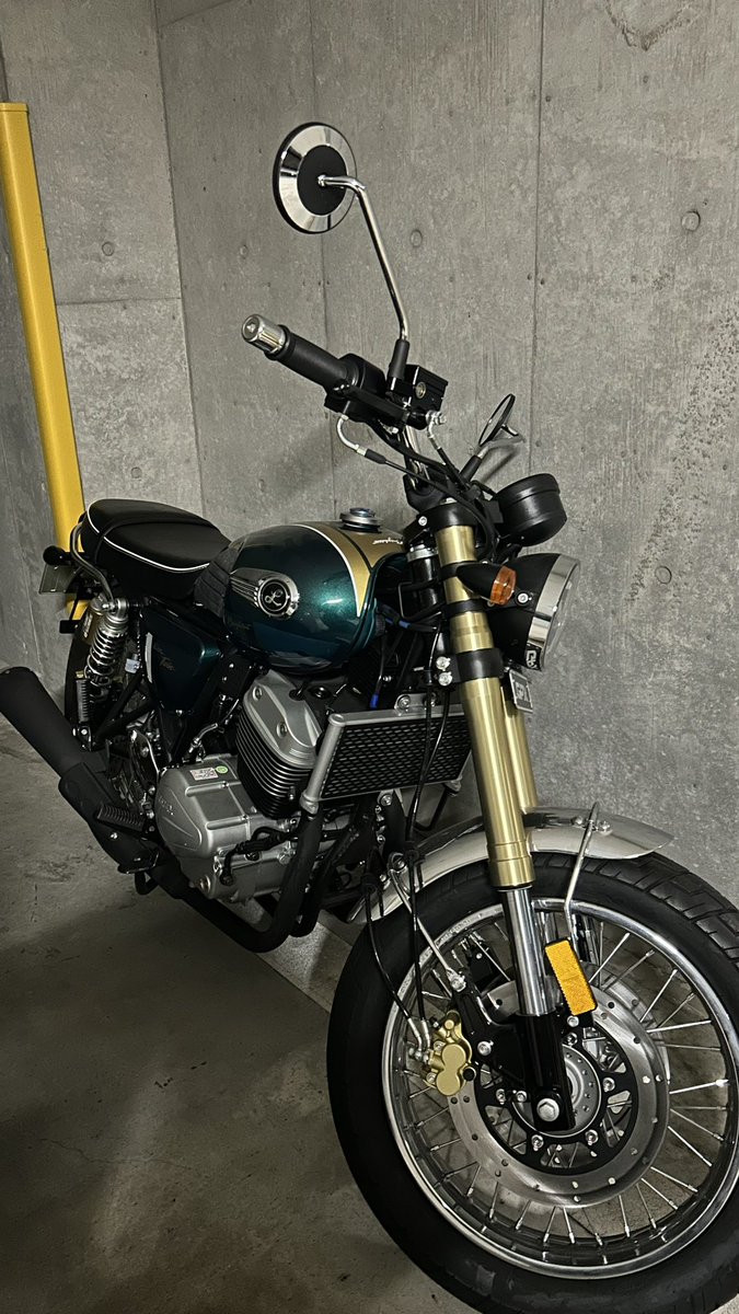 rqtn___'s tweet photo. Legend250 Brighton納車された🥰
パーツ全部かわいいし、ブリティッシュグリーンの色もかわいすぎて一生見てられる。。（まだ教習所通いなのは内緒）

#GPX #gpxjapan #Legend250 https://t.co/xZYfAIxoGl