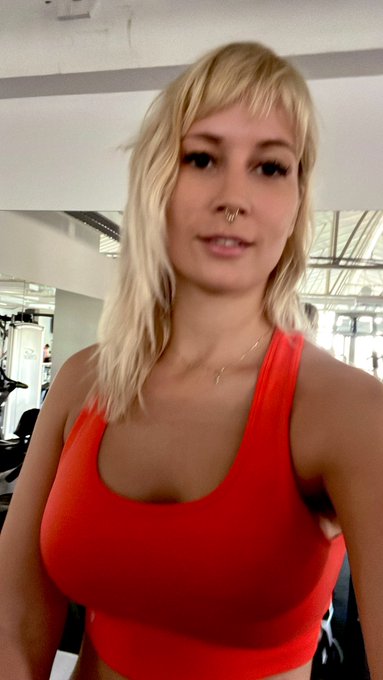 😜😜🧡🧡 https://t.co/kcVK6IOypY<a href="/tag/brillbabes"class="tags"><span>#brillbabes</span></a>