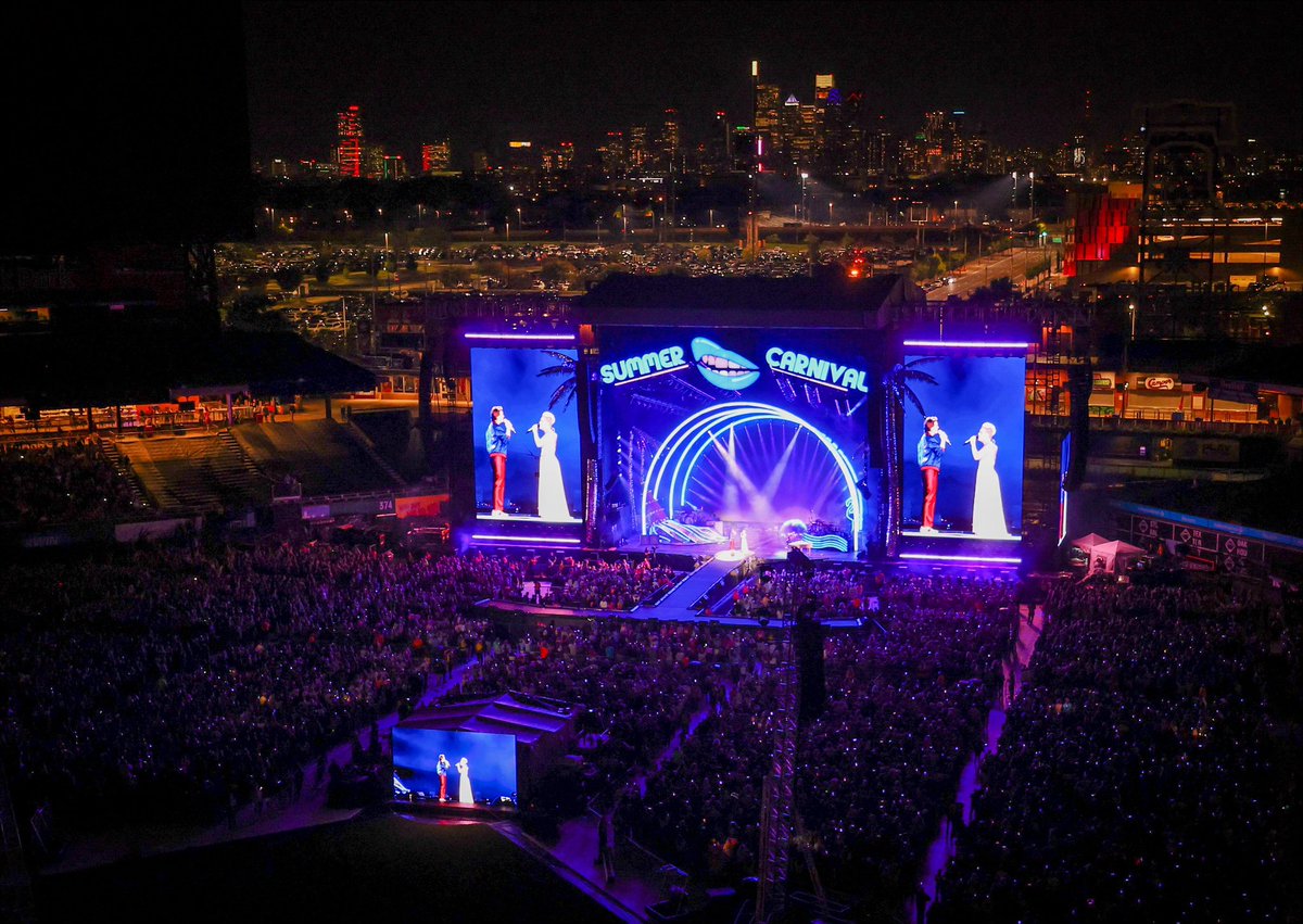 Según Billboard, la gira Summer Carnival de <a href="/Pink/">P!nk</a> recaudó 257,6 millones de dólares y vendió 1,8 millones de entradas en 41 espectáculos. #pink #pinklatam #summercarnival #trustfalltour