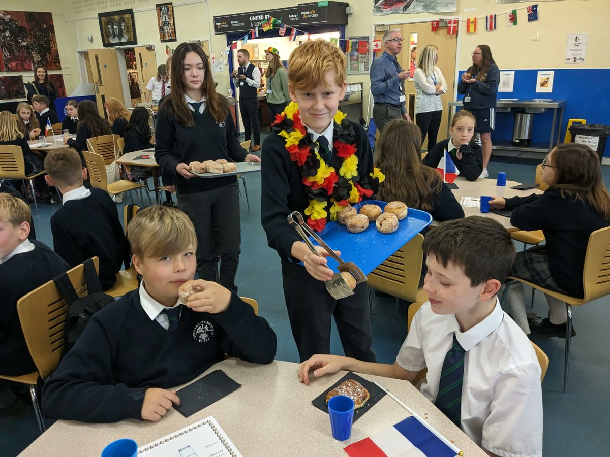 This year, pupils from year 7 gathered in the canteen to celebrate #EuropeanDayofLanguages with a special European breakfast, which was organised by a fantastic team of Year 9 #Language Leaders.