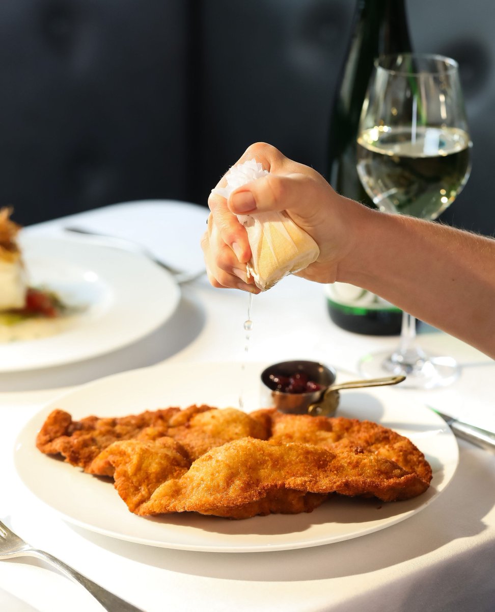 Comfort food for the colder weather: Wiener Schnitzel 🍂🍋