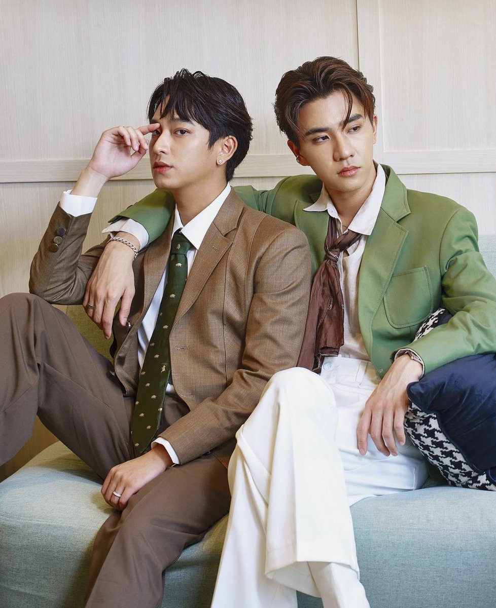 ChimonTrend's tweet photo. #Hugmagazine ปก เพิร์ธ-ชิม่อน 
รูปสวยมาก อยากได้แล้ว 😍

[13.10.2023] IG : donking____

#HugmagxPerthChimon
#ชิม่อนไงจะใครหล่ะ
#ChimonWachirawit
#เพิร์ธชิม่อน #PerthChimon
@Chimonac @perthppe https://t.co/CN0tB2fdow