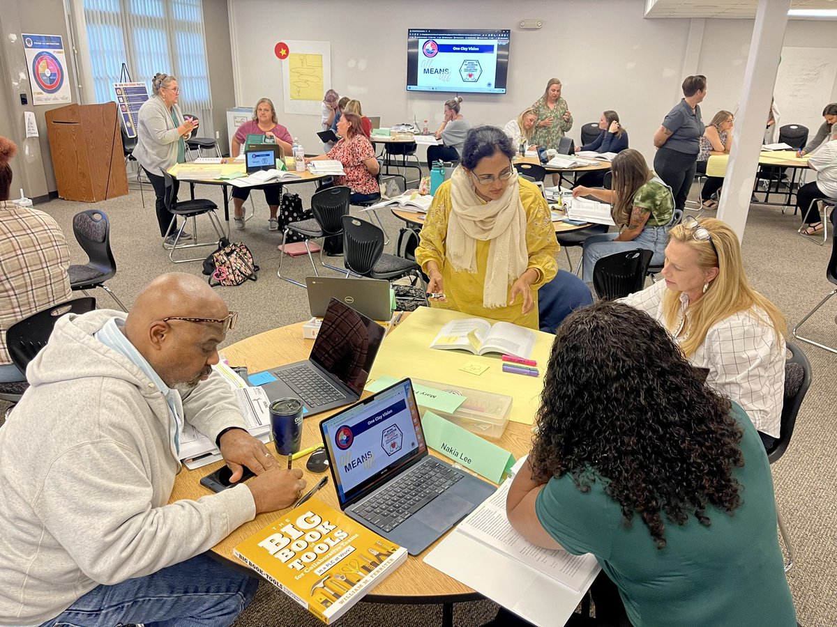 liana_arnette's tweet image. Successful OLA cohort night #2 connecting our HLPs to protocols for selecting essential standards.
#HighLeveragePractices #HLPs #AllMeansAll