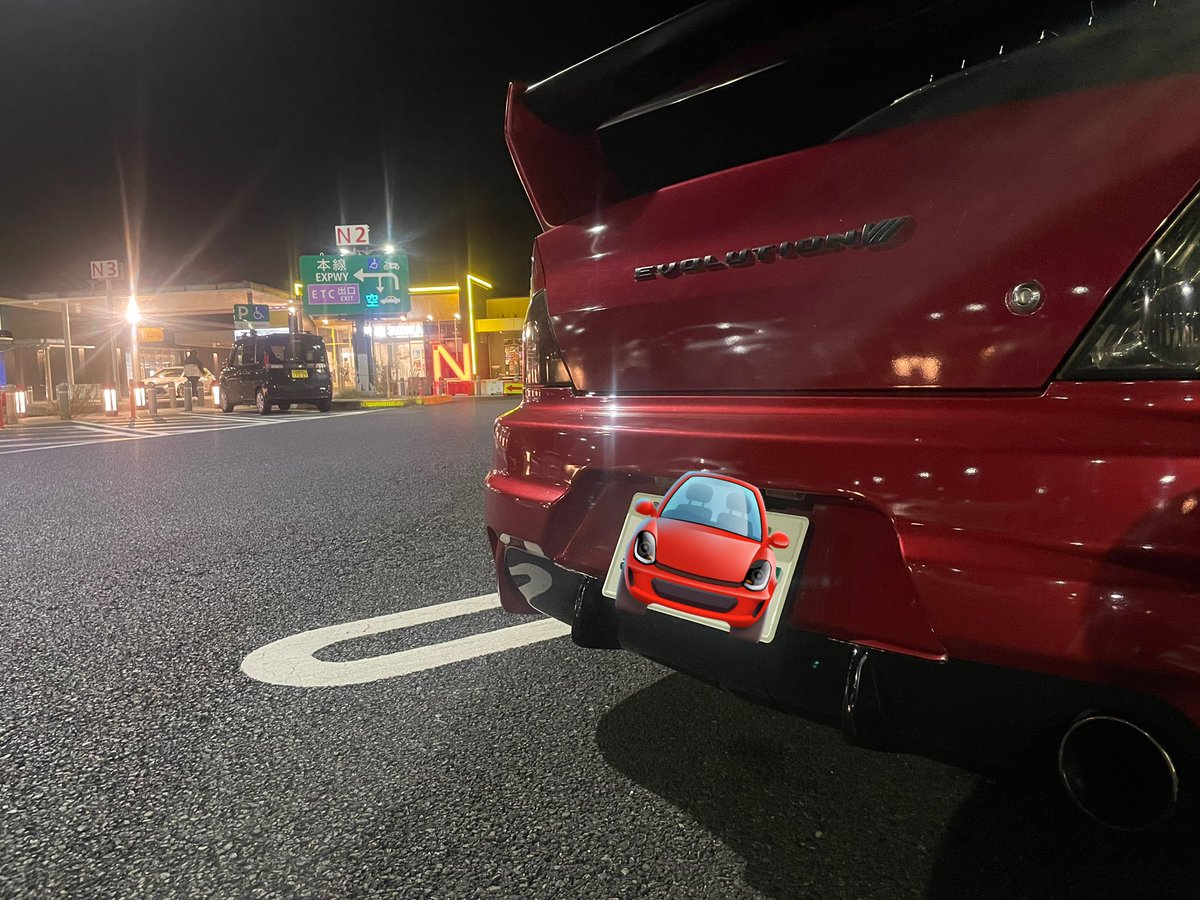 numberrrrrnine's tweet photo. こんな車に乗っておきながら、初めて鈴鹿PAに来た(笑)
グッズもたくさんあって、楽しかったー https://t.co/N2tMDjPSAr