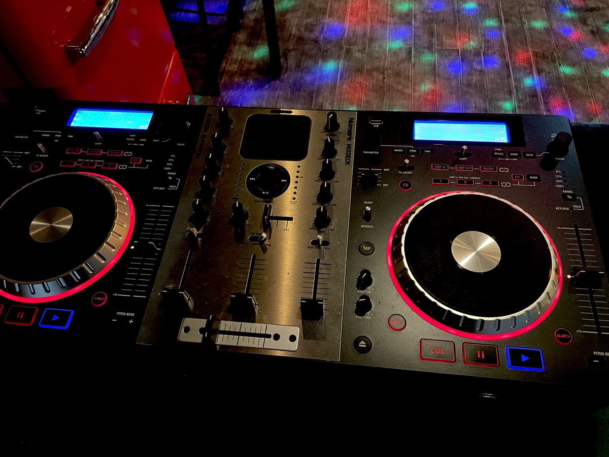 BarHamlets's tweet image. 準備に手間取りましたが開店です。

ラストギグ1日目はDJくま&amp;amp;DJ URUによるクラブイベントです！

あとラストカレー『本気で作ってみたジャワカレー』もございます！

是非お越しください！